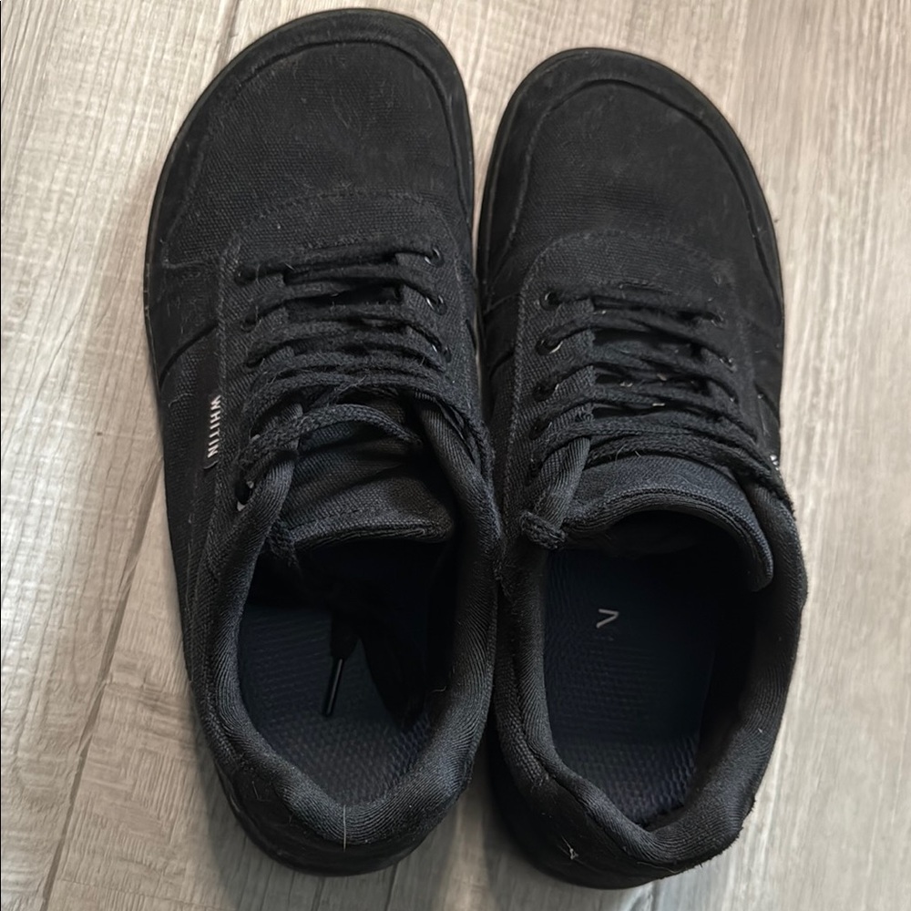Whitin Barefoot Men's Black Casual Sneakers